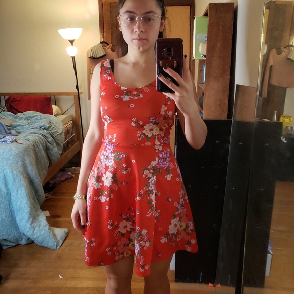 Red floral sundress - Picture 3 of 3